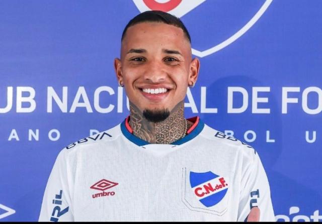 可怕!乌拉圭球员赛场休克,重症监护中…