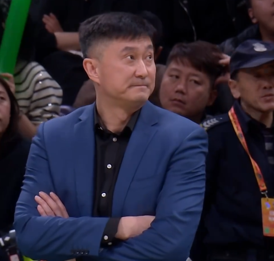 九游官网入口-广东今日早报！陈老板深夜约谈杜锋，萨林杰或被裁，小崔提前复出