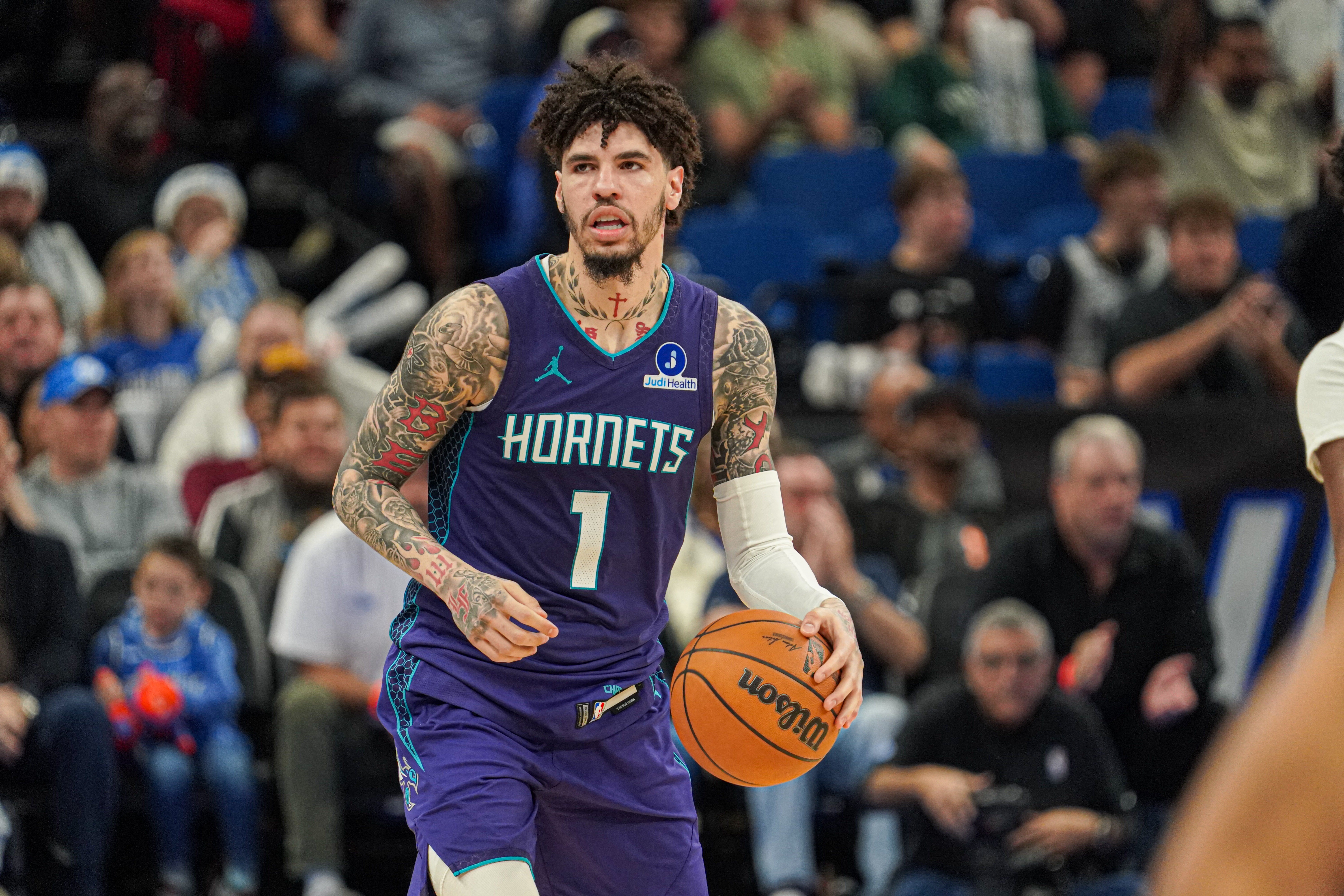 jiuyou官网-全员一点手感都没有！黄蜂半场50投仅13中&amp;命中率26% 三分24中3