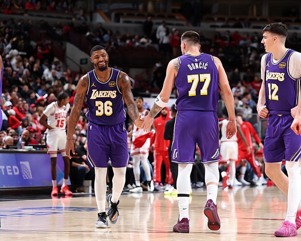 九游官网登录入口-精神属性太关键了！湖人后场大闸的作用无法体现在他的数据上？