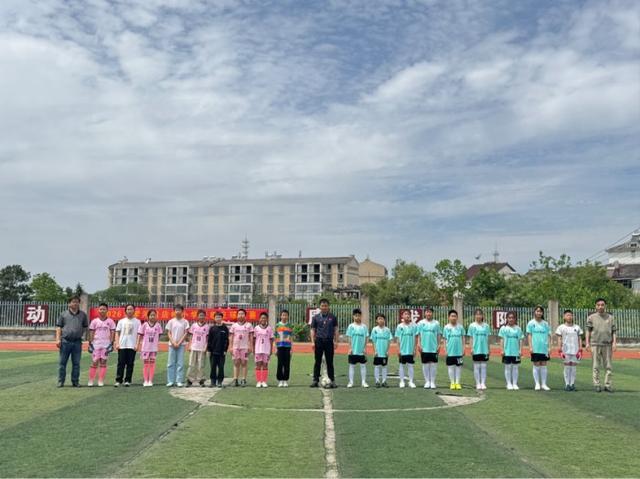 九游娱乐官网-庐江县罗河镇店桥小学班级足球联赛火热开赛